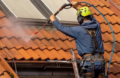 Démoussage et hydrofuge de toiture à Martrin
